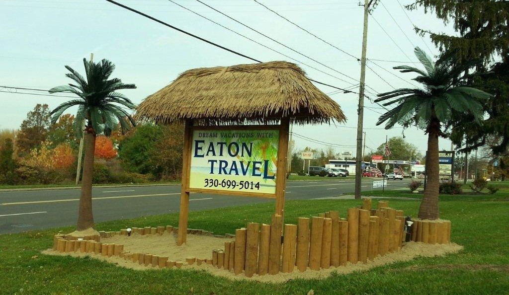 <p><b><span style="font-size: 18px;">Do you want your business to stand out?</span></b><br>Tropical Expressions 11' Queen Palms will make your sign stand out and get noticed!</p>          
